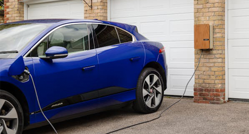 新能源汽車市場迎來技術突破，太藍新能源固態91久久香蕉囯产熟女线看蜜桃技術成焦點